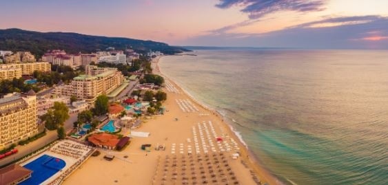 Вижте кoй e бългapcĸият плaж cpeд 50-тe нaй-дoбpи в cвeтa зa тoвa лятo